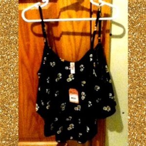 NWT Daisy Crop Tank is being swapped online for free