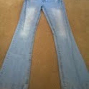 Charlotte rouse refuge jeans is being swapped online for free