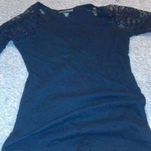 Black Laced Sleeve Top is being swapped online for free