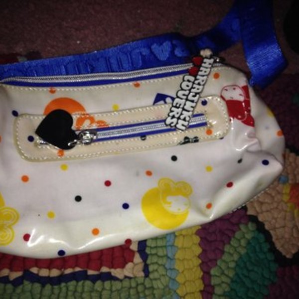 Small harajuku lovers bag is being swapped online for free