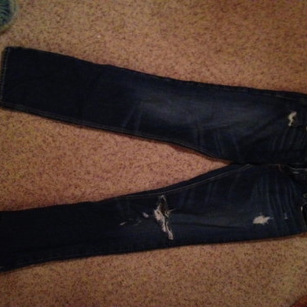 Hollister Jeans is being swapped online for free