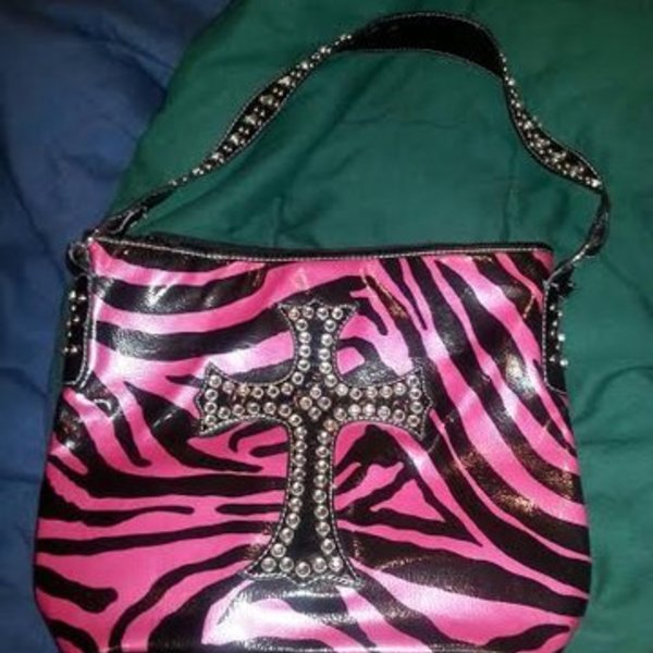 Pink Zebra Western Cross Purse is being swapped online for free