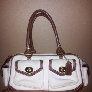 COACH field bag is being swapped online for free