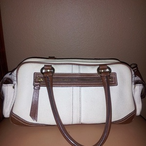 COACH field bag is being swapped online for free