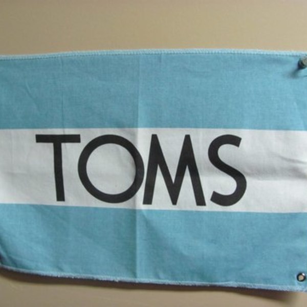 toms flag is being swapped online for free