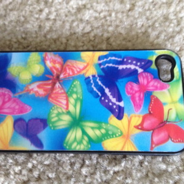 Iphone 4 phone case is being swapped online for free