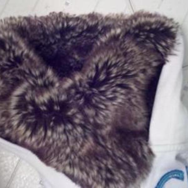 Old Navy White Fur Hoodie is being swapped online for free