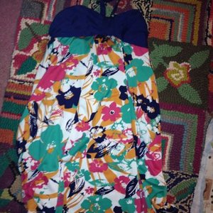 Tropical floral dress is being swapped online for free