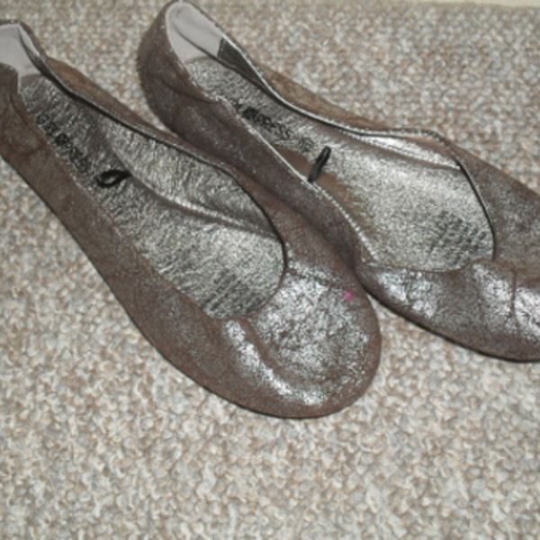 Girl Xpress Metallic Flats  is being swapped online for free
