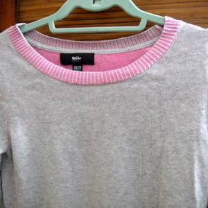 Grey & Pink Mossimo Sweater is being swapped online for free