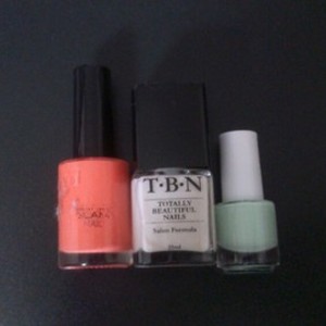 Assorted Nail Polish x3 is being swapped online for free