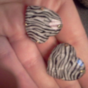 zebra heart earrings is being swapped online for free