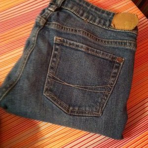 Bullhead Skinny Jeans 3 is being swapped online for free