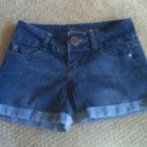 Bubblegum shorts is being swapped online for free