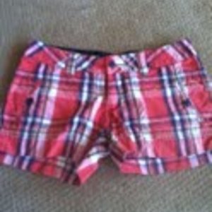 Chor red plaid shorts is being swapped online for free