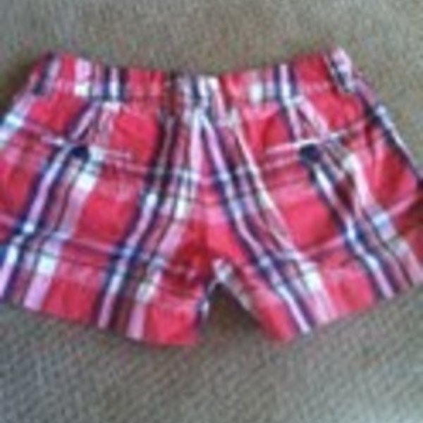 Chor red plaid shorts is being swapped online for free