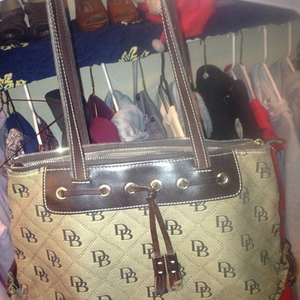 *AUTHENTIC* Dooney & Bourke is being swapped online for free