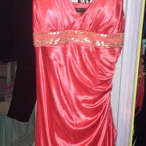 Long dress is being swapped online for free