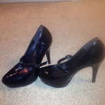 Shiny Black Heels is being swapped online for free