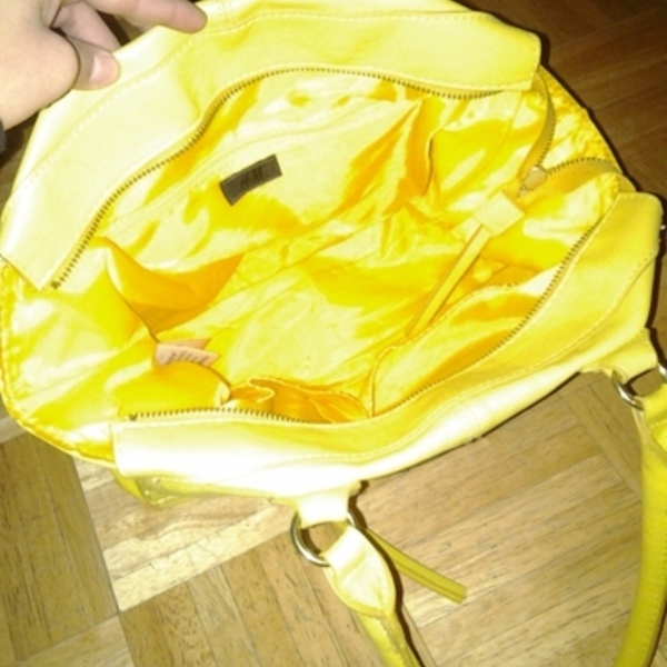 yello bag is being swapped online for free