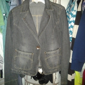 jean jacket  is being swapped online for free