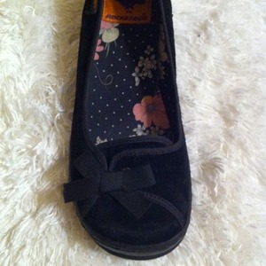 Rocket Dog Shoes is being swapped online for free