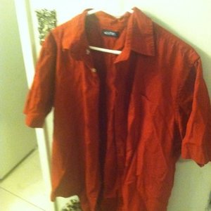 Men's short sleeve button up shirt (size: large) is being swapped online for free