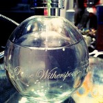 Reese Witherspoon perfume is being swapped online for free