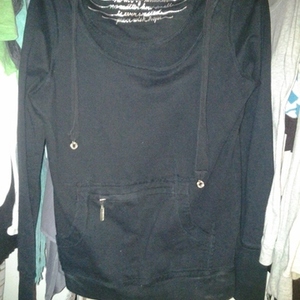 HangOff Shoulder Sweater is being swapped online for free