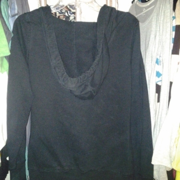 HangOff Shoulder Sweater is being swapped online for free