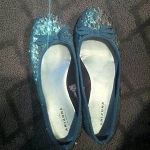 Arizona sparkly flats is being swapped online for free