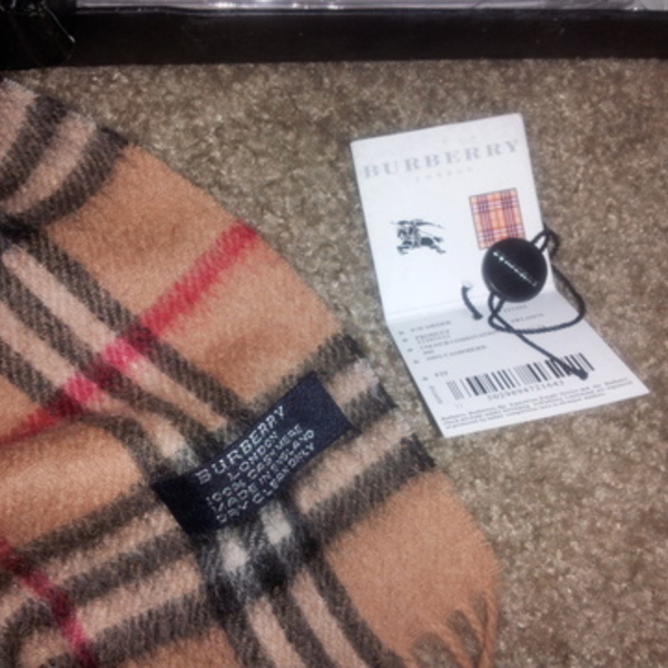 NEW Faux Burberry Classic Check Scarf is being swapped online for free