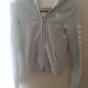 Gray Abrecrombie Sweater is being swapped online for free