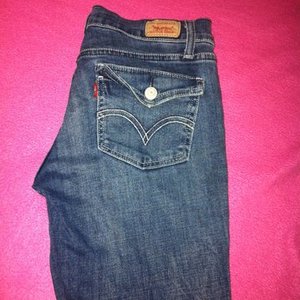 Levi Jeans is being swapped online for free