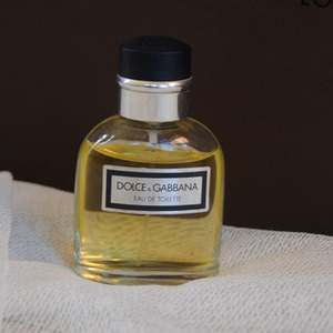 Dolce and Gabbana Men's Cologne is being swapped online for free