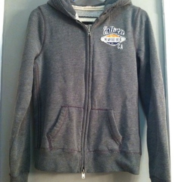 Hollister Grey Hoodie L Large is being swapped online for free