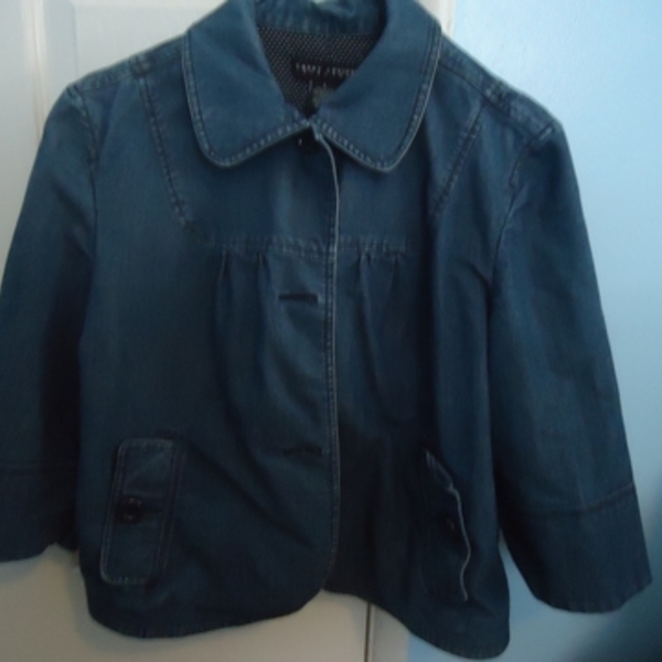 Larry Levine Jean Jacket L is being swapped online for free