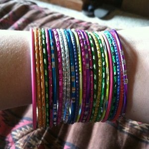 24 rainbow bangle bracelets  is being swapped online for free