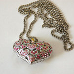 super cute heart pink rhinestone necklace is being swapped online for free