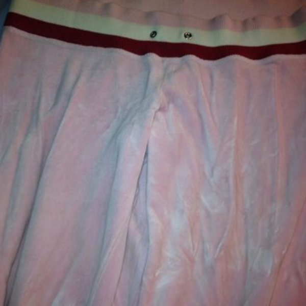 Juicy pants is being swapped online for free