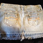 Abercrombie skirt is being swapped online for free