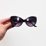 Cat eye sunglasses is being swapped online for free