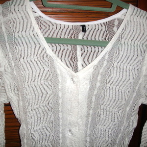 Beautiful White Lace Top is being swapped online for free