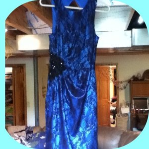 NWOT semi-formal lace dress is being swapped online for free