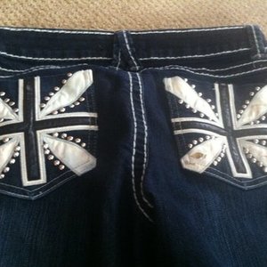 Miss Chic Jeans is being swapped online for free