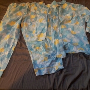 victorias secret pj set is being swapped online for free