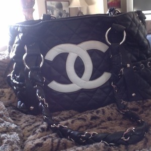 Chanel Replica *REAL LEATHER* is being swapped online for free