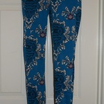Blue Floral Print Pants is being swapped online for free