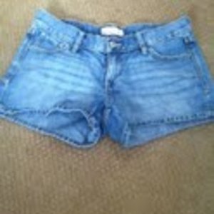 Old Navy Shorts is being swapped online for free