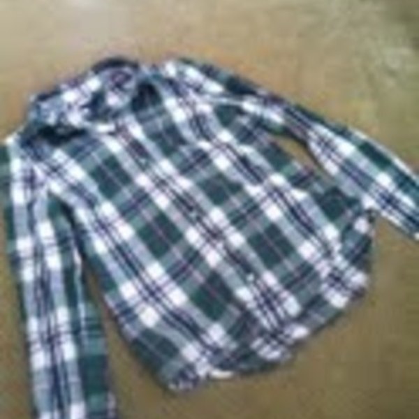 Tommy Hilfiger Button up shirt is being swapped online for free